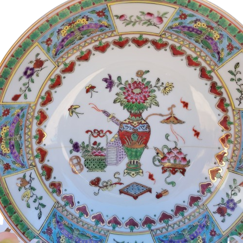 Chinese Cantonese serving bowl porcelain pottery