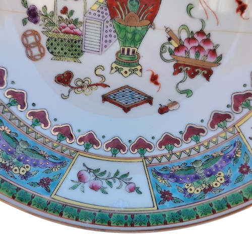 Chinese Cantonese serving bowl porcelain pottery