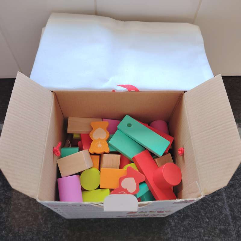 Classic World Bear's Domino Block Game 105 Piece set