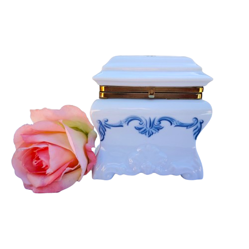 Elizabeth Arden Southern Heirlooms music box trinket box