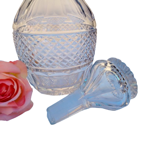 Great Quality Vintage Cut Glass Crystal Decanter