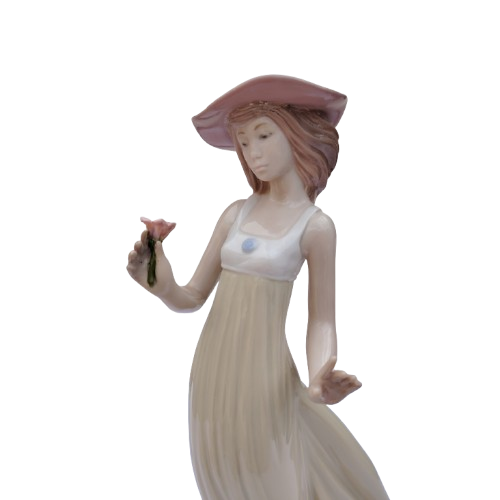 Nao by Lladro Gentle Breeze