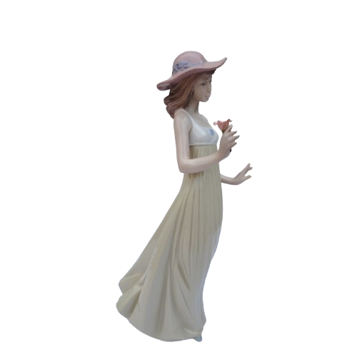 Nao by Lladro Gentle Breeze