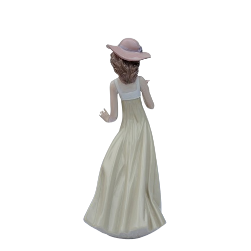 Nao by Lladro Gentle Breeze