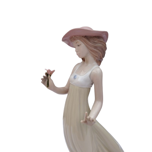 Nao by Lladro Gentle Breeze