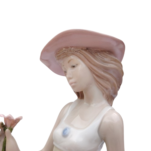Nao by Lladro Gentle Breeze