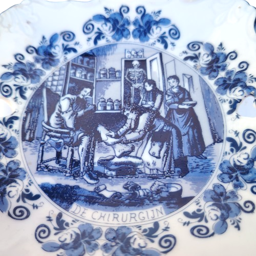 Delft Holland dish 'The Surgeon' series No 1494