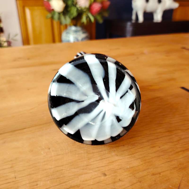 Murano stunning zebra striped design in black and white vase