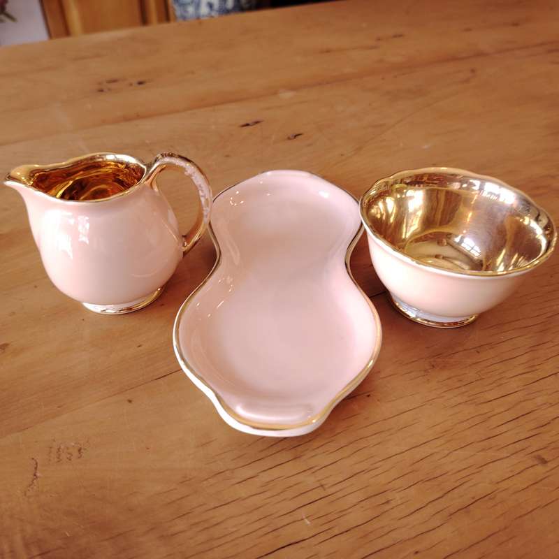 Crown Devon Fielding Pink and gold lustre set