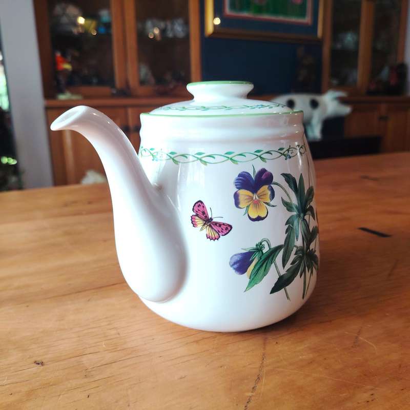 Studio Nova 5 cup teapot tea server with lid in the Garden Bloom