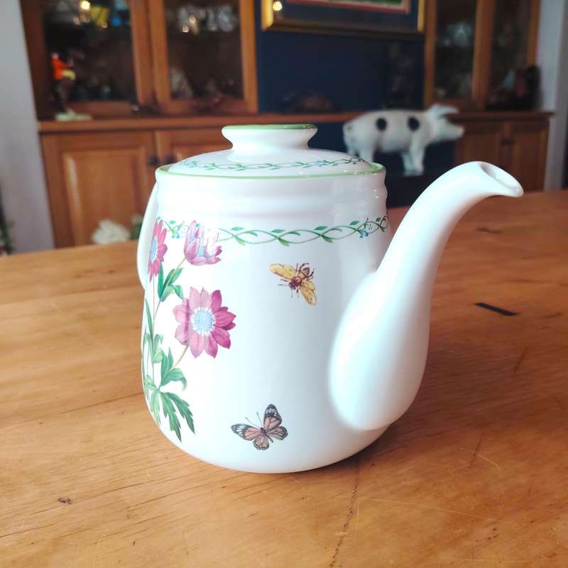 Studio Nova 5 cup teapot tea server with lid in the Garden Bloom