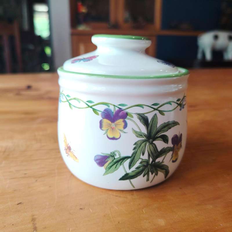 Studio Nova sugar bowl with lid in the Garden Bloom