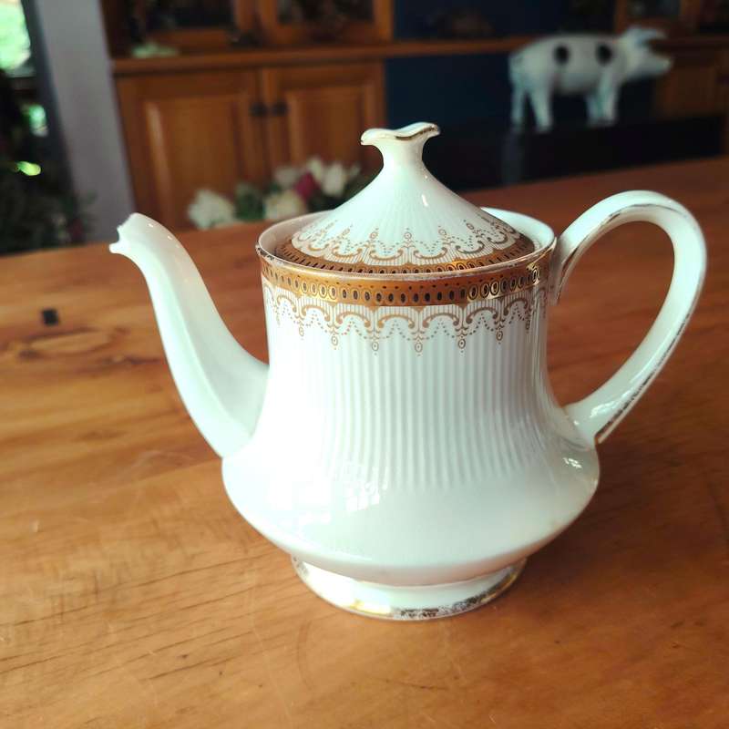 Paragon Fine Bone China Athena Tea Pot
