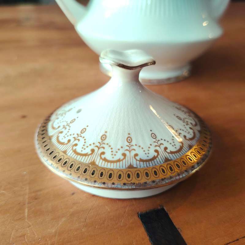 Paragon Fine Bone China Athena Tea Pot