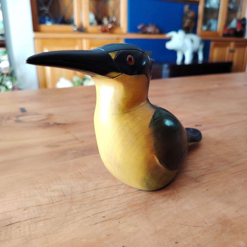 Feathers of Knysna Gallery carved and hand painted Sacred Kingfisher