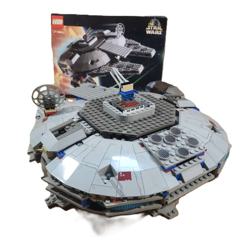 LEGO Huge Set 7190 Star Wars Millennium Falcon