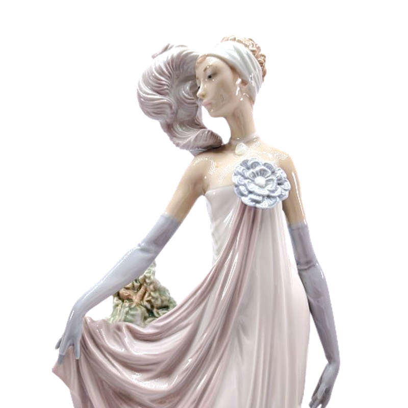 Large Retired Socialite of the 20s Lladro Porcelain Figurines