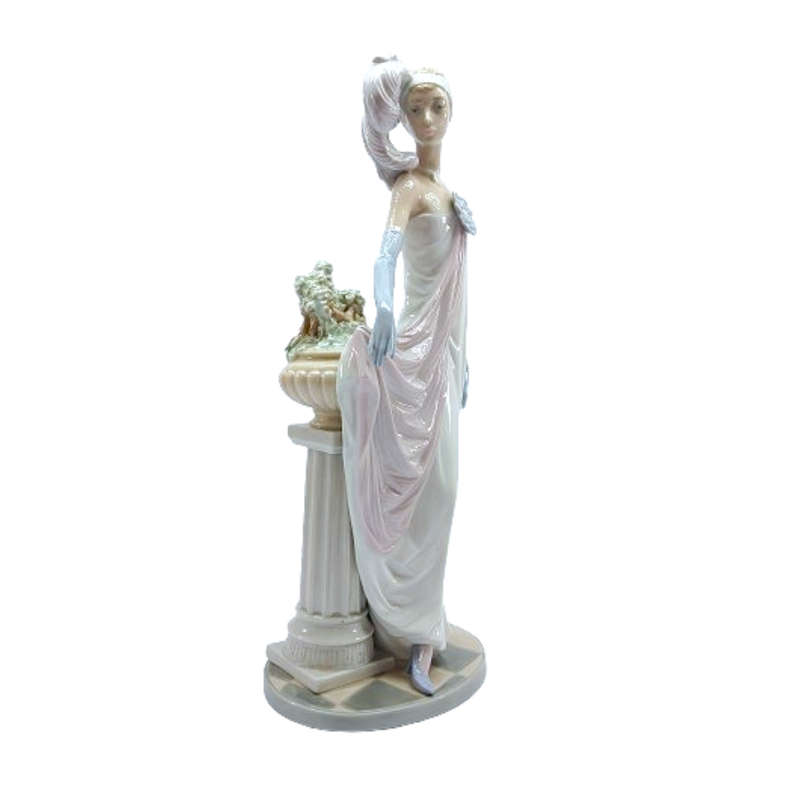 Large Retired Socialite of the 20s Lladro Porcelain Figurines