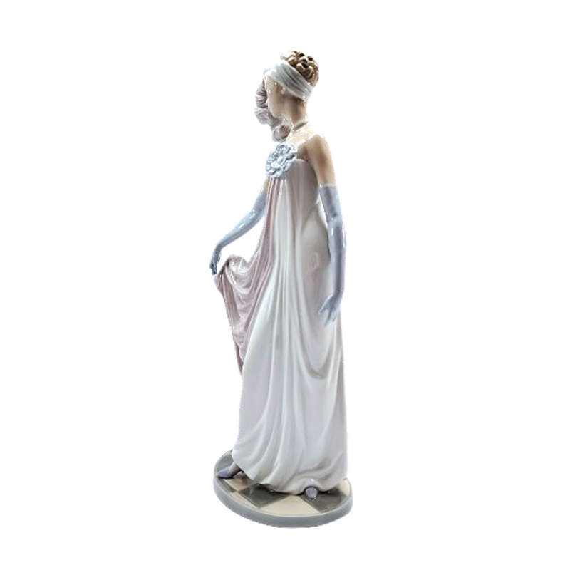 Large Retired Socialite of the 20s Lladro Porcelain Figurines