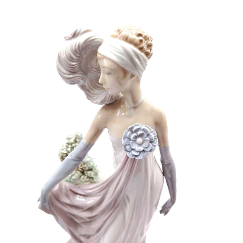 Large Retired Socialite of the 20s Lladro Porcelain Figurines
