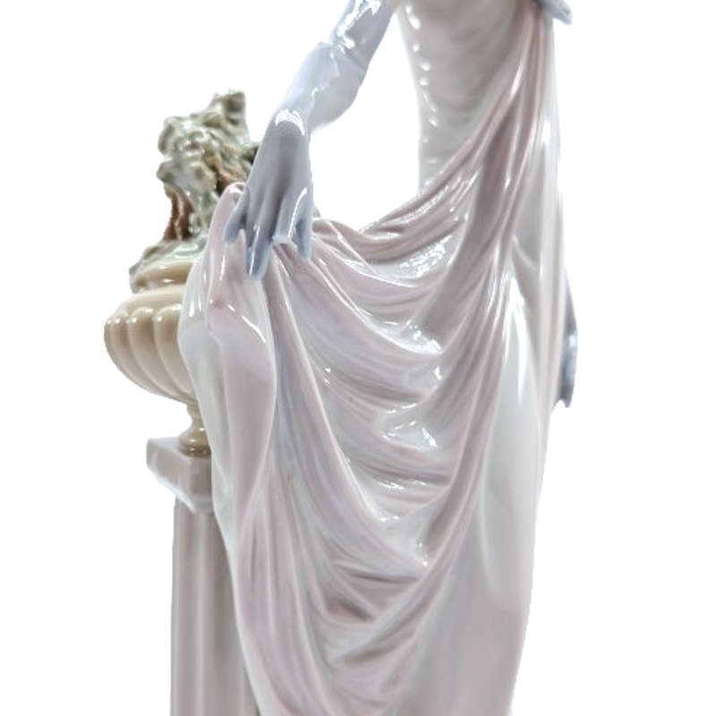 Large Retired Socialite of the 20s Lladro Porcelain Figurines