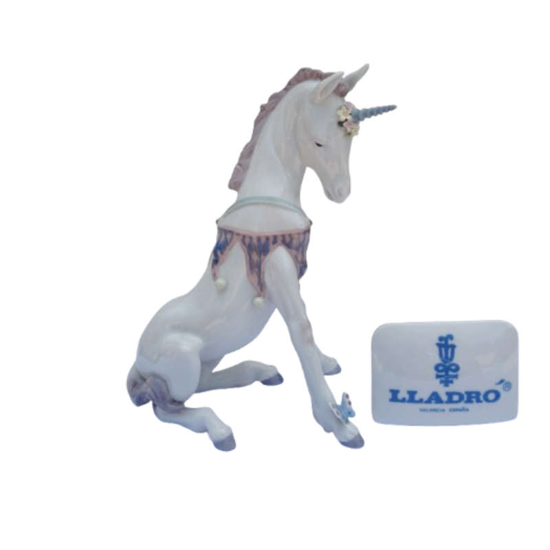 Lladro Rare Figurine Sitting Playful Unicorn #5880