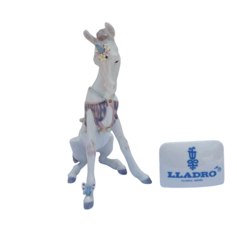 Lladro Rare Figurine Sitting Playful Unicorn #5880