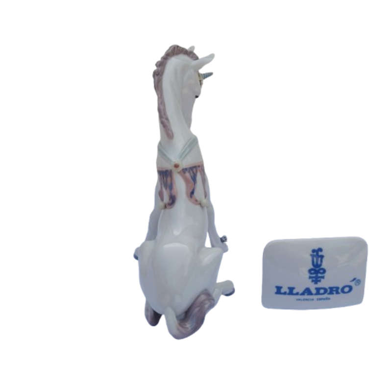 Lladro Rare Figurine Sitting Playful Unicorn #5880