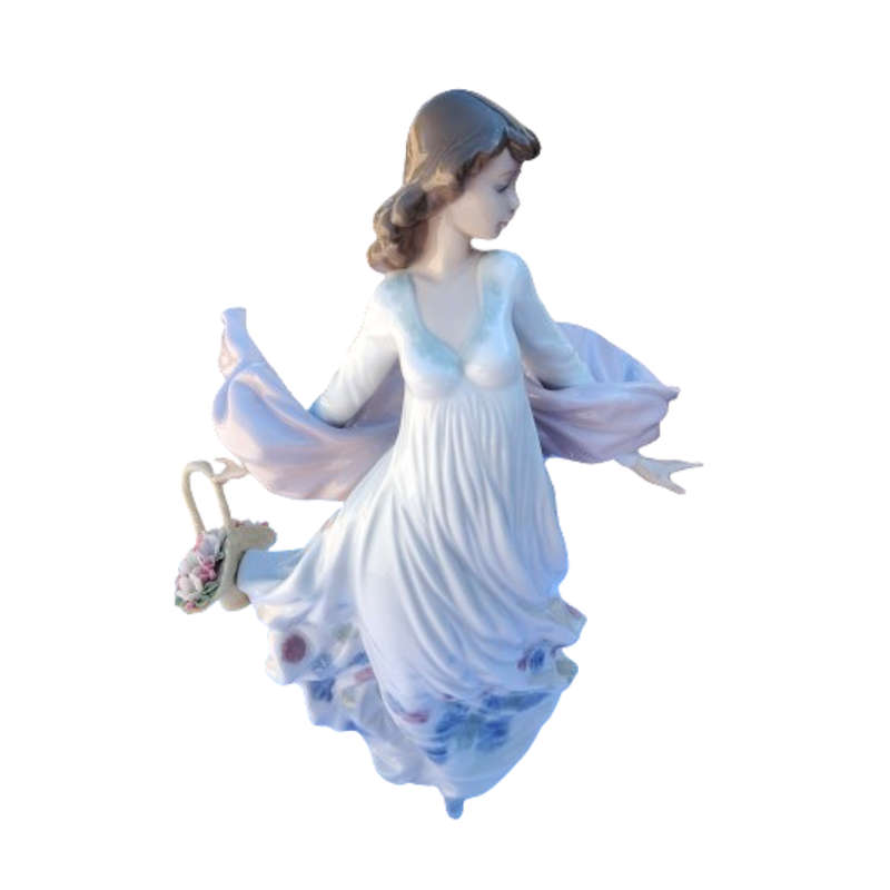 Lladro Spanish Porcelain Figurine Of The Spring Splendor No. 5898