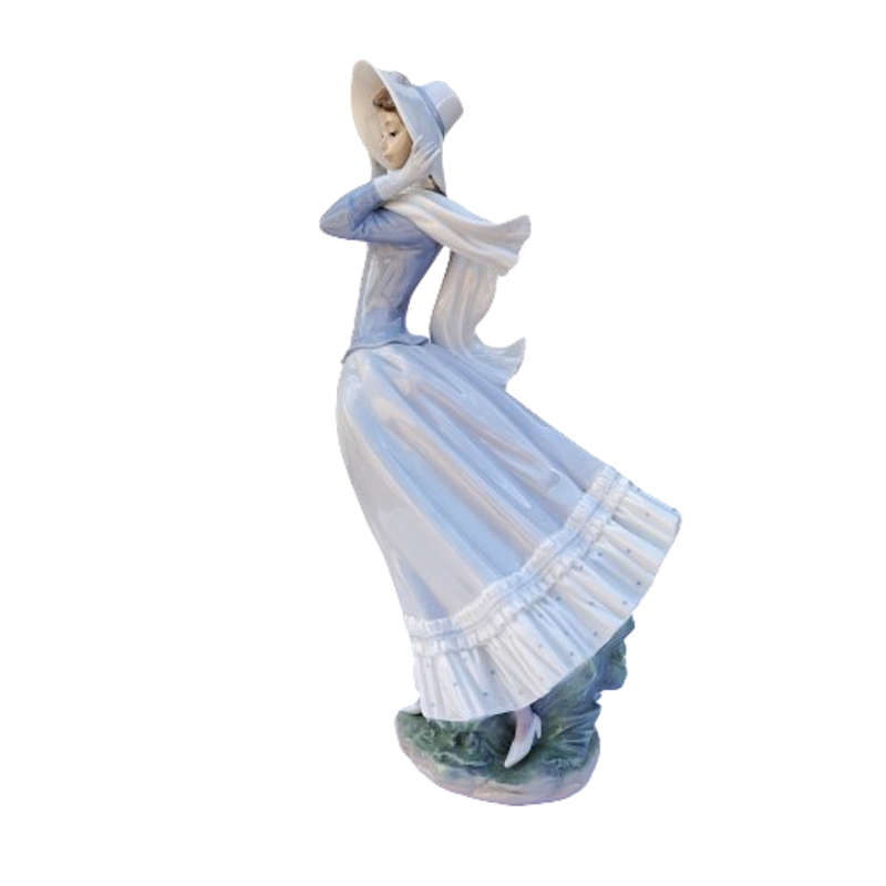 Lladro Spanish Porcelain Figurine Of The Spring Breeze 01014936