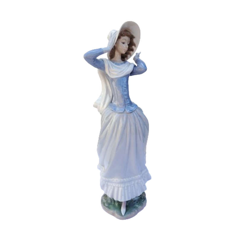 Lladro Spanish Porcelain Figurine Of The Spring Breeze 01014936