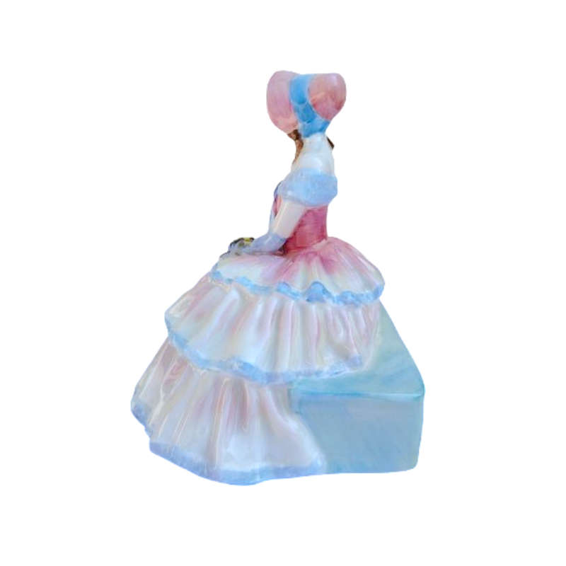 Royal Doulton Figurine Daydreams HN 1731