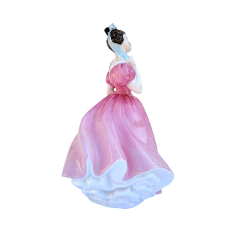 Royal Doulton Figurine Cameilla HN 2222