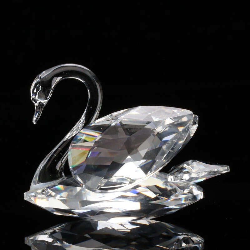 Swarovski Crystal Medium Swan Beauties of the Lake Retired
