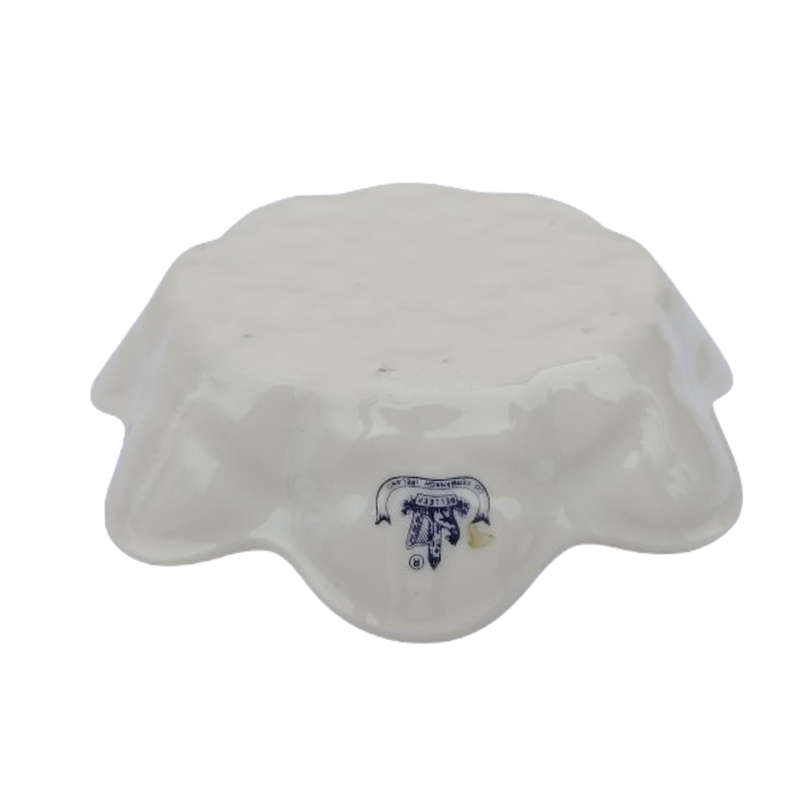 Belleek 2130 Shamrock Dish Millenium 2000
