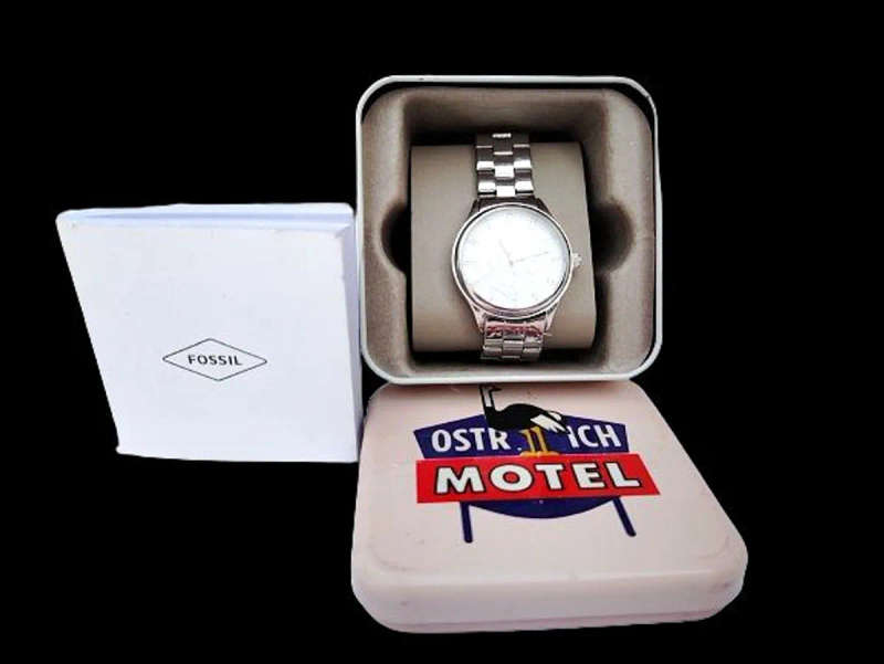 Fossil Modern Sophisticate Crystals Silver Women`s BQ1560 Watch