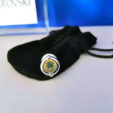 Swarovski Crystal Event Pin 2004 Round Rhodium Yellow Anna