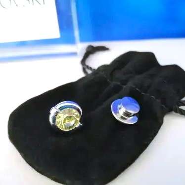 Swarovski Crystal Event Pin 2004 Round Rhodium Yellow Anna