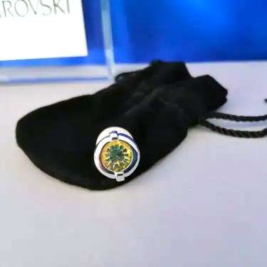 Swarovski Crystal Event Pin 2004 Round Rhodium Yellow Anna