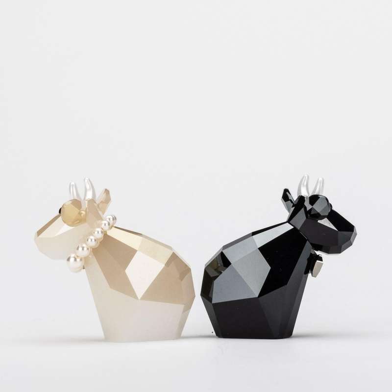 Swarovski Crystal Lovlot Cow Glamour Mo