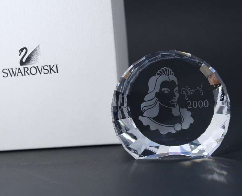 Swarovski Crystal 2000 Paperweight Columbine Large