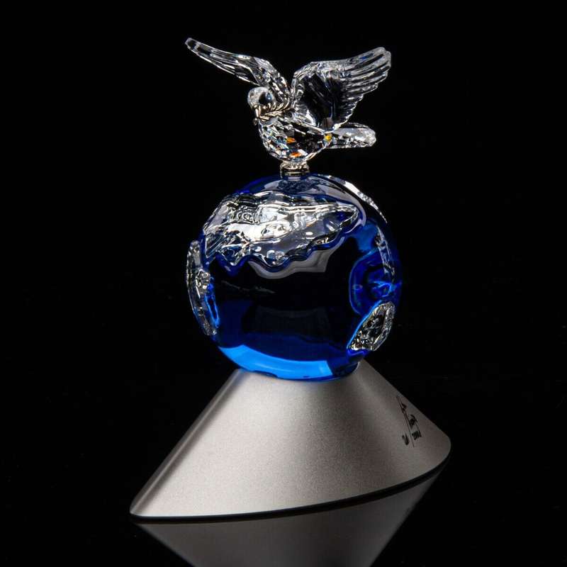 Swarovski Crystal 2000 Millennium Planet World Globe