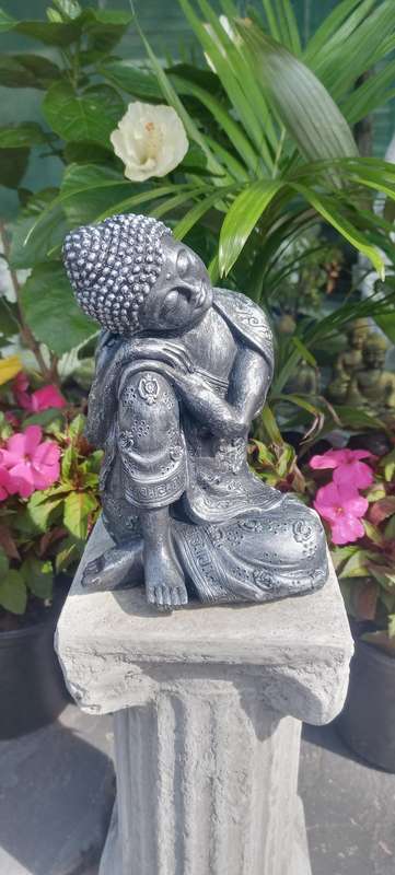 Sleeping head bhudda