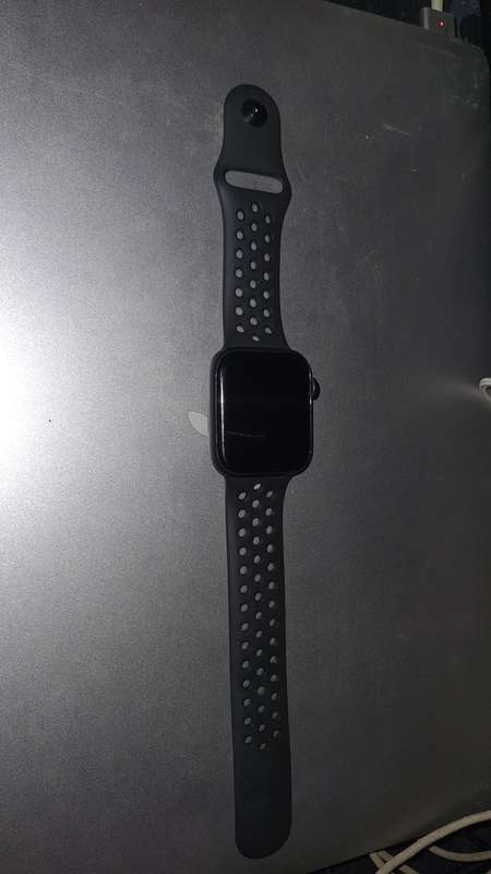 Apple Watch SE (No charger)