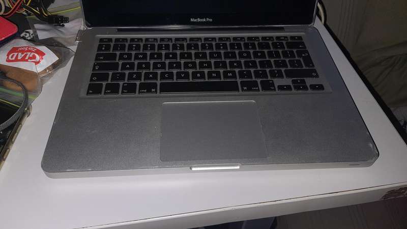 MacBook pro 2012 (not showing picture)