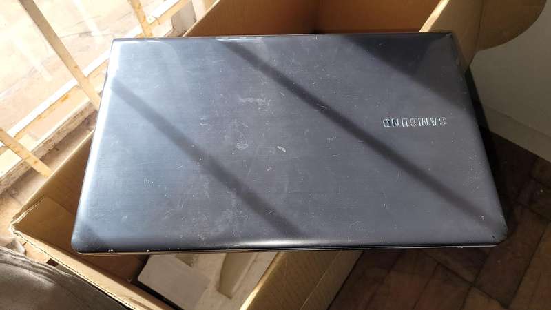I5 Samsung laptop (As spares)