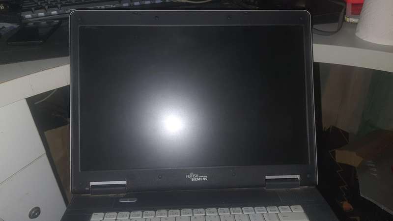 Fujitsu Siemens Laptop (Untested)