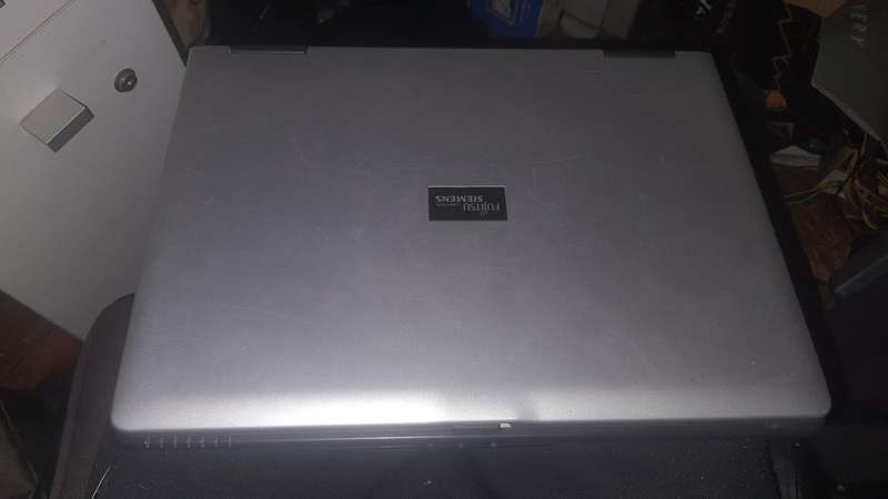 Fujitsu Siemens Laptop (Untested)