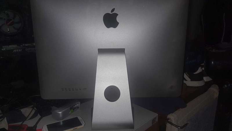 2011 iMac A1311 (Not going on)