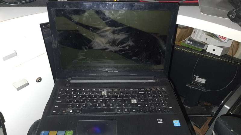 Lenovo i3 Laptop (Cracked screen)
